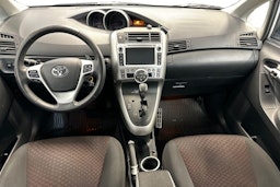 hopea Toyota Verso 2011 kuva 9.