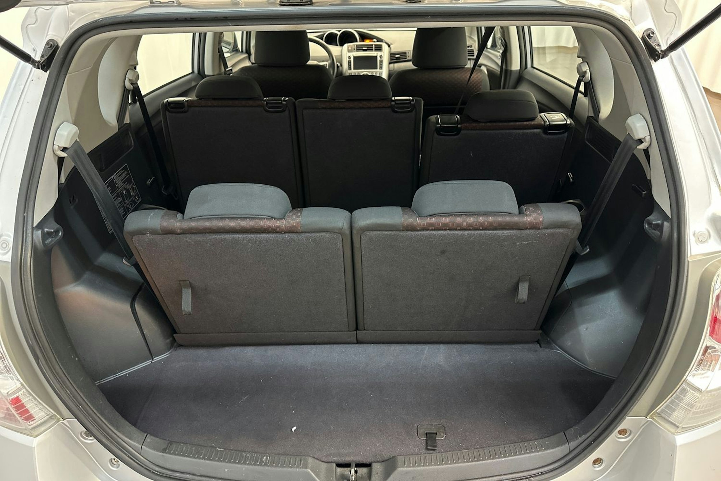 hopea Toyota Verso 2011 kuva 15.