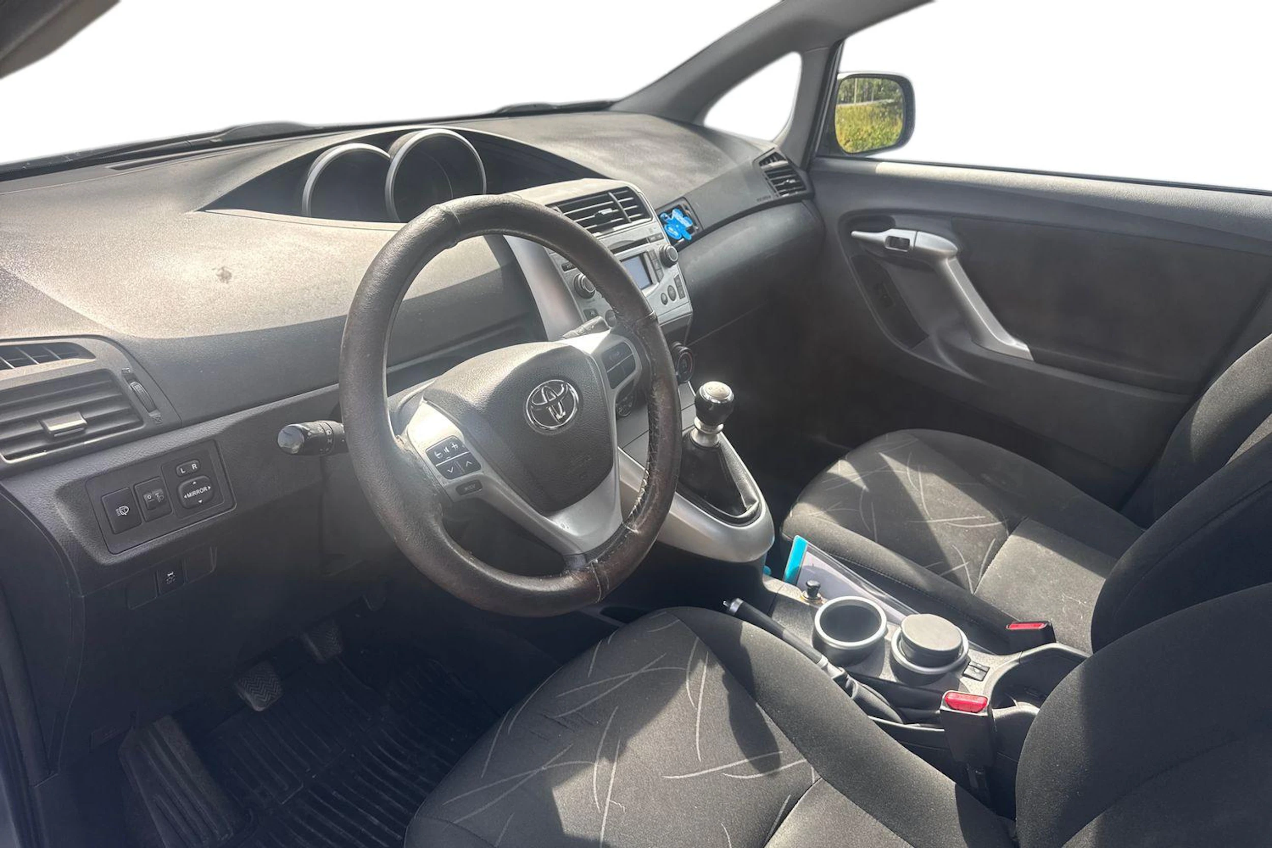sininen Toyota Verso 2012 kuva 3.
