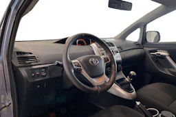 sininen Toyota Verso 2012 kuva 6.