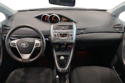 sininen Toyota Verso 2012 kuva 7.