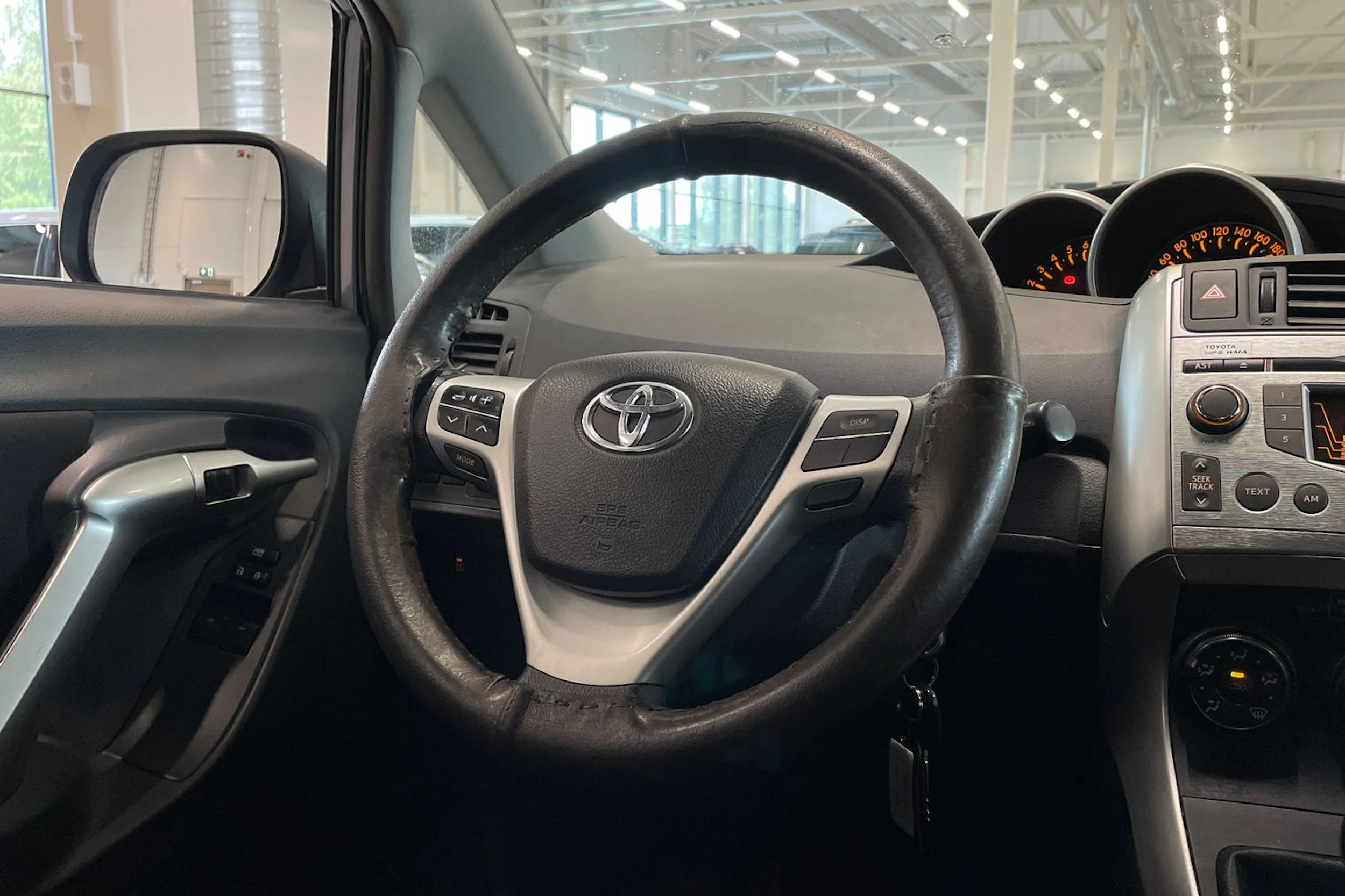 sininen Toyota Verso 2012 kuva 12.