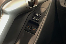 sininen Toyota Verso 2012 kuva 19.