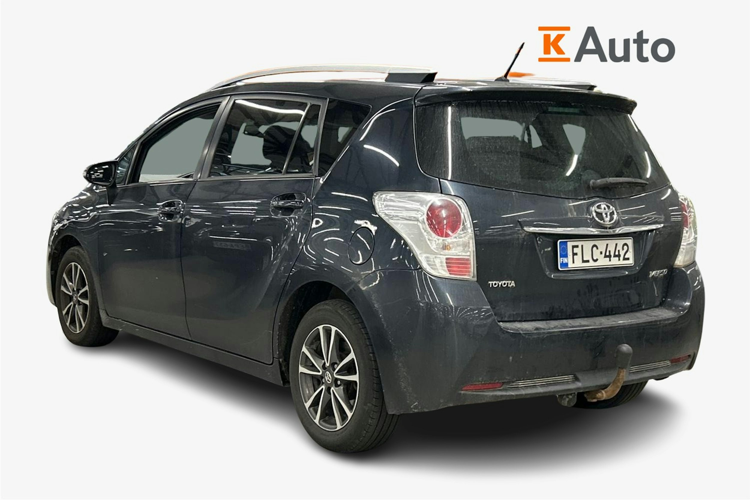 harmaa Toyota Verso 2013 kuva 2.