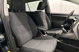 harmaa Toyota Verso 2013 kuva 11.