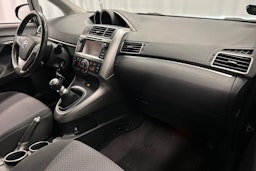 harmaa Toyota Verso 2013 kuva 12.