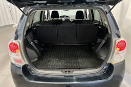 harmaa Toyota Verso 2013 kuva 13.