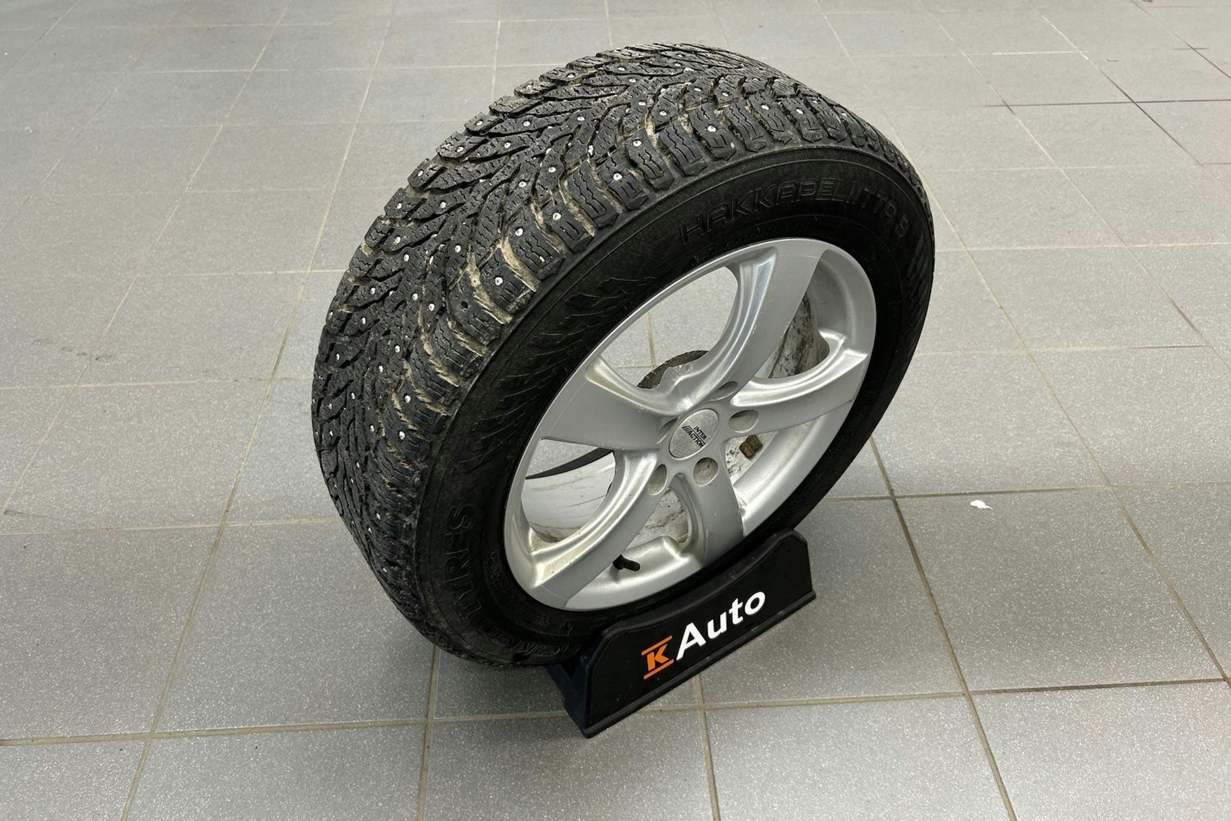 harmaa Toyota Verso 2013 kuva 14.