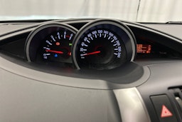 harmaa Toyota Verso 2013 kuva 15.