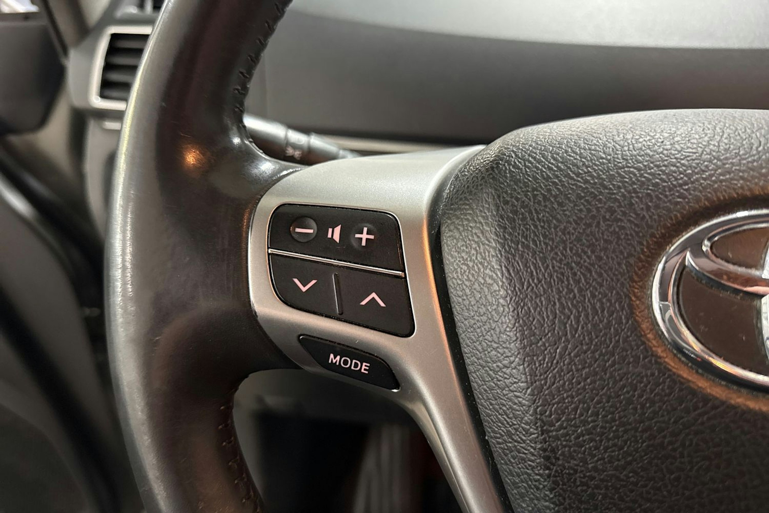 harmaa Toyota Verso 2013 kuva 15.