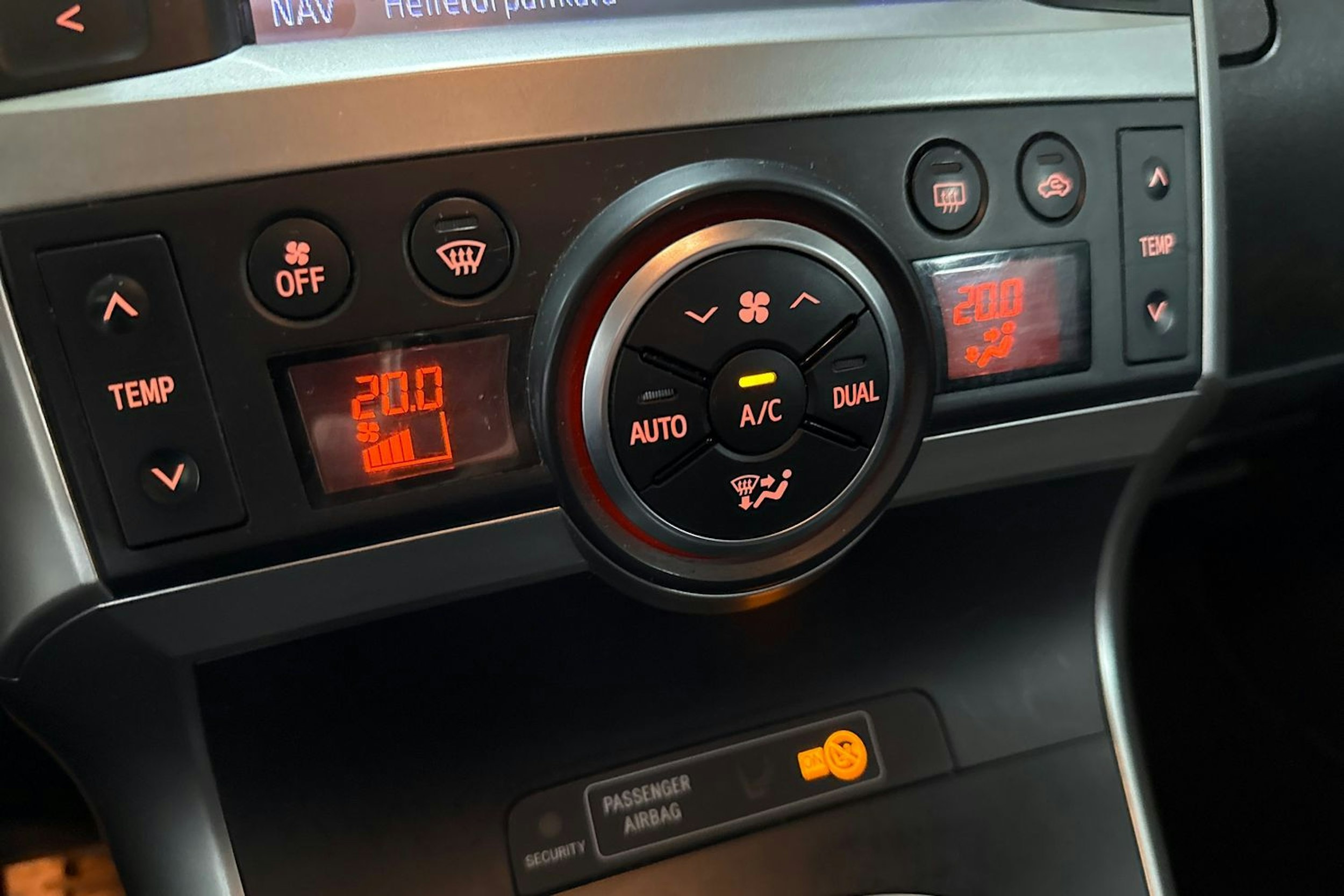 harmaa Toyota Verso 2013 kuva 21.