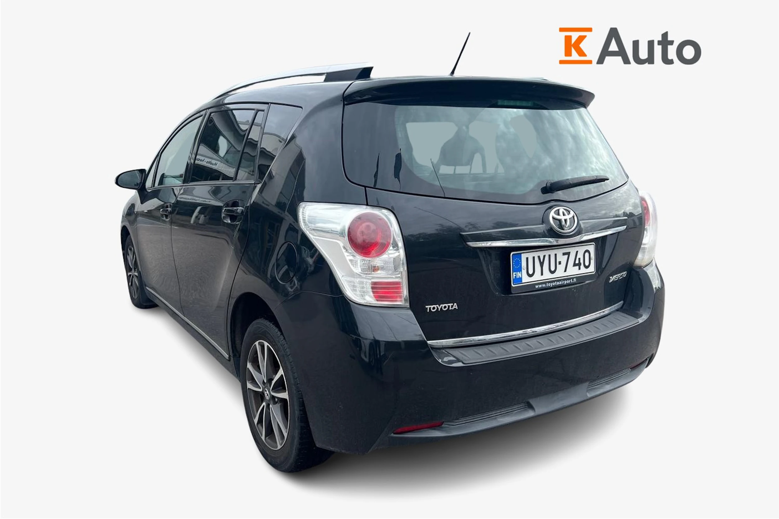 musta Toyota Verso 2013 kuva 2.