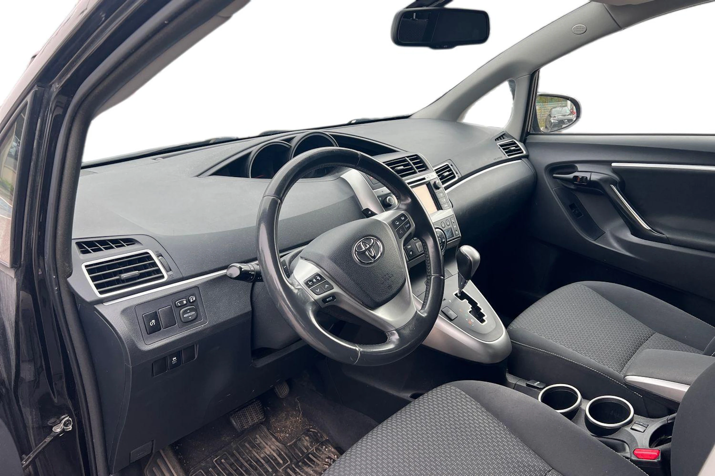 musta Toyota Verso 2013 kuva 3.