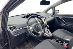 musta Toyota Verso 2013 kuva 3.