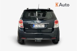 harmaa Toyota Verso 2013 kuva 3.