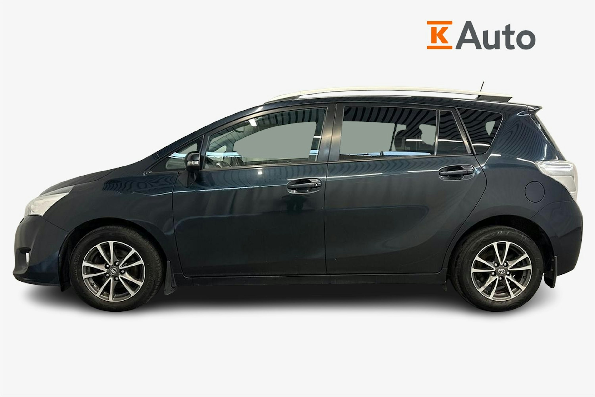 harmaa Toyota Verso 2013 kuva 6.