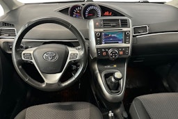 harmaa Toyota Verso 2013 kuva 9.