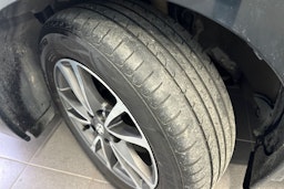 harmaa Toyota Verso 2013 kuva 13.