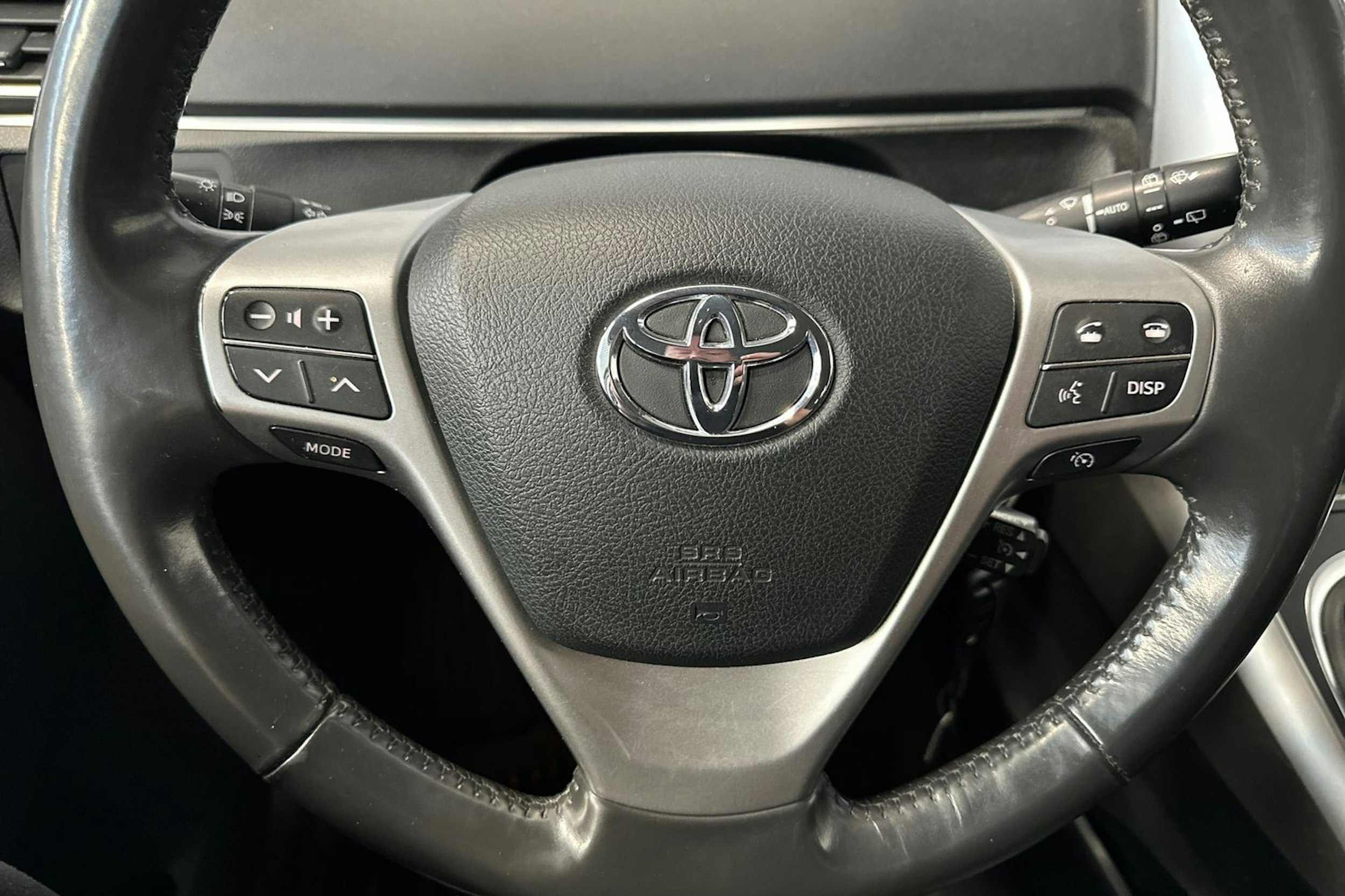 harmaa Toyota Verso 2013 kuva 17.