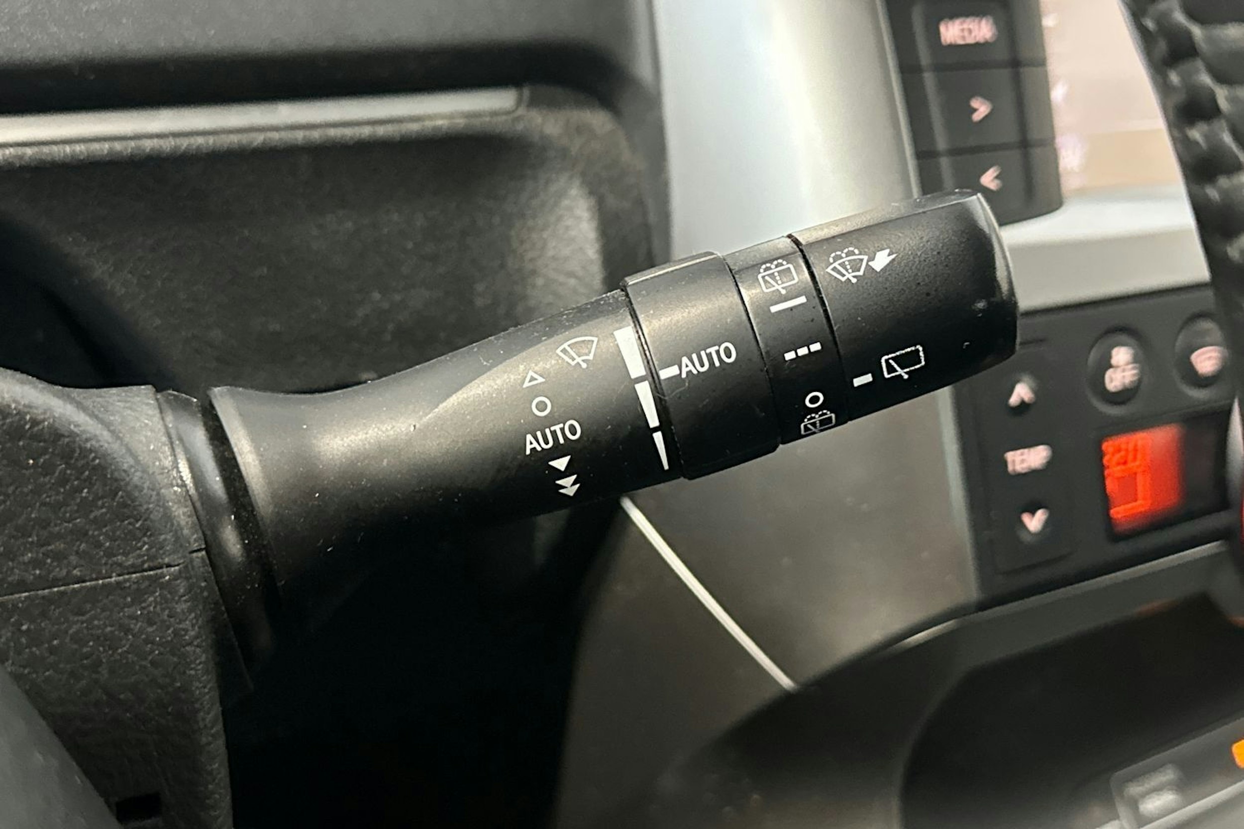 harmaa Toyota Verso 2013 kuva 18.