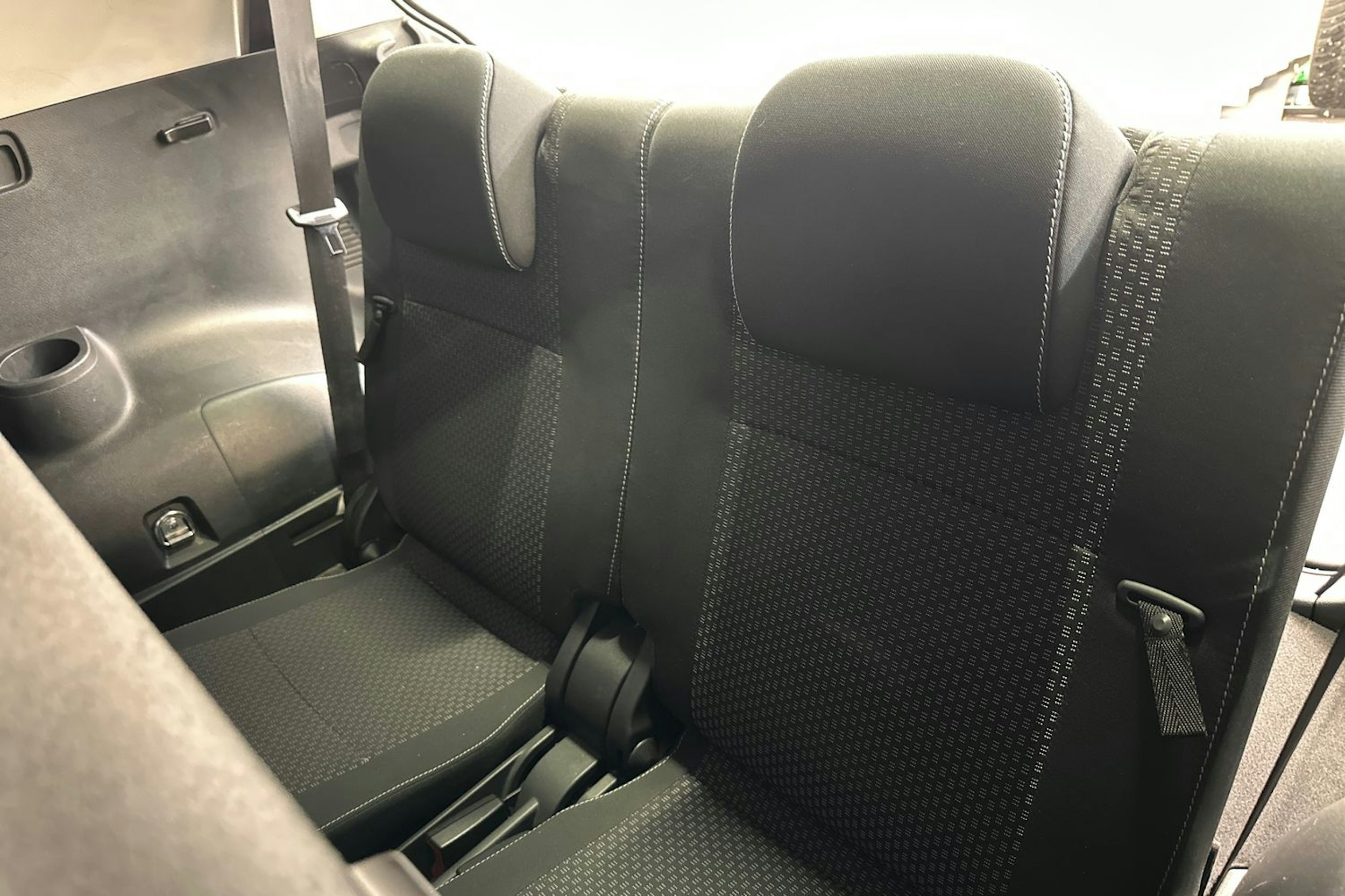 harmaa Toyota Verso 2013 kuva 27.