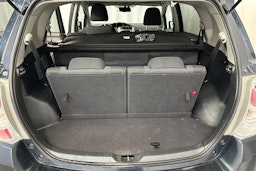 harmaa Toyota Verso 2013 kuva 28.