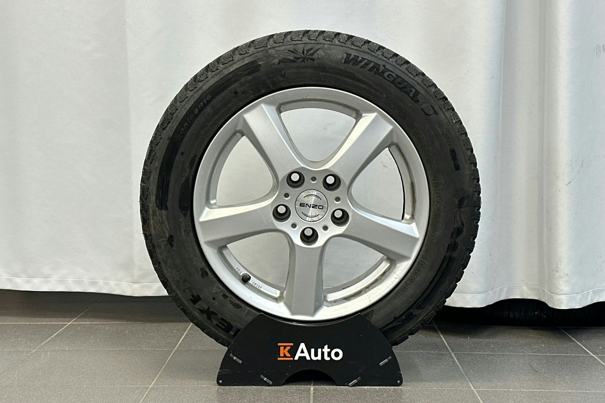 harmaa Toyota Verso 2013 kuva 31.