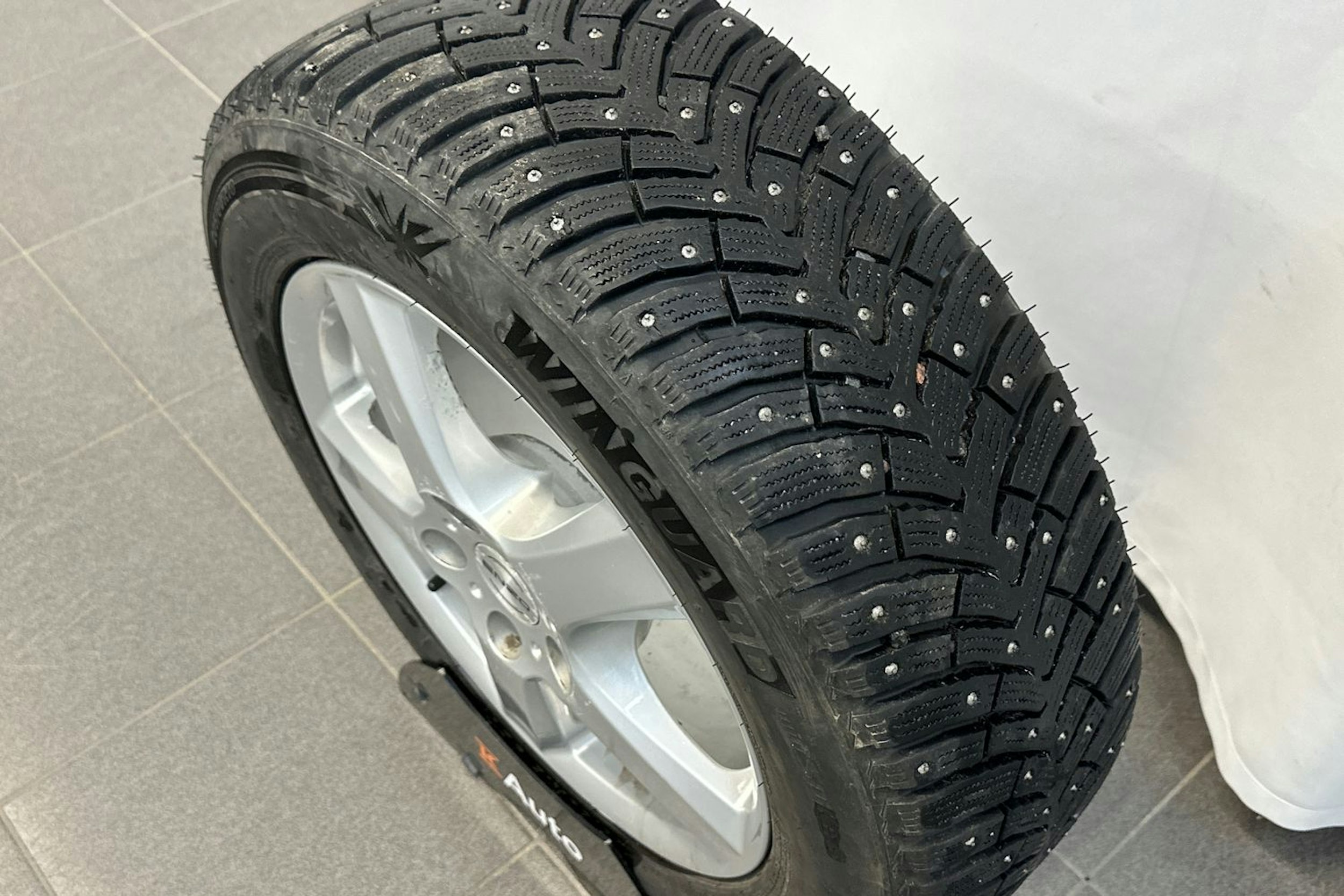 harmaa Toyota Verso 2013 kuva 32.