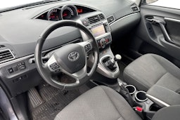sininen Toyota Verso 2014 kuva 3.
