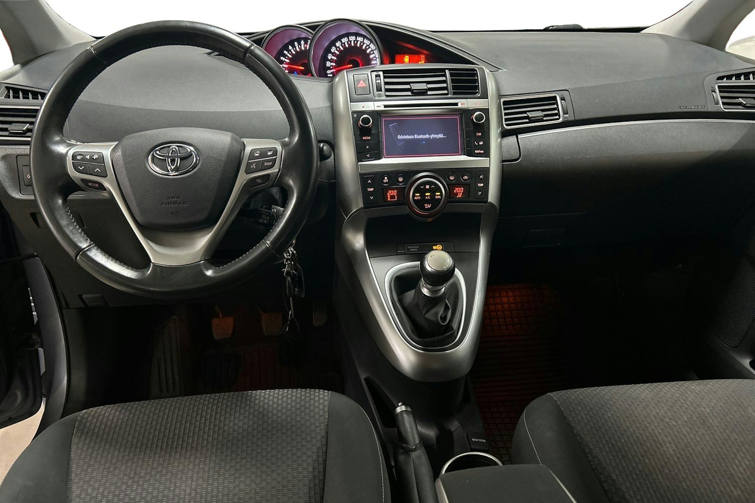 sininen Toyota Verso 2014 kuva 7.