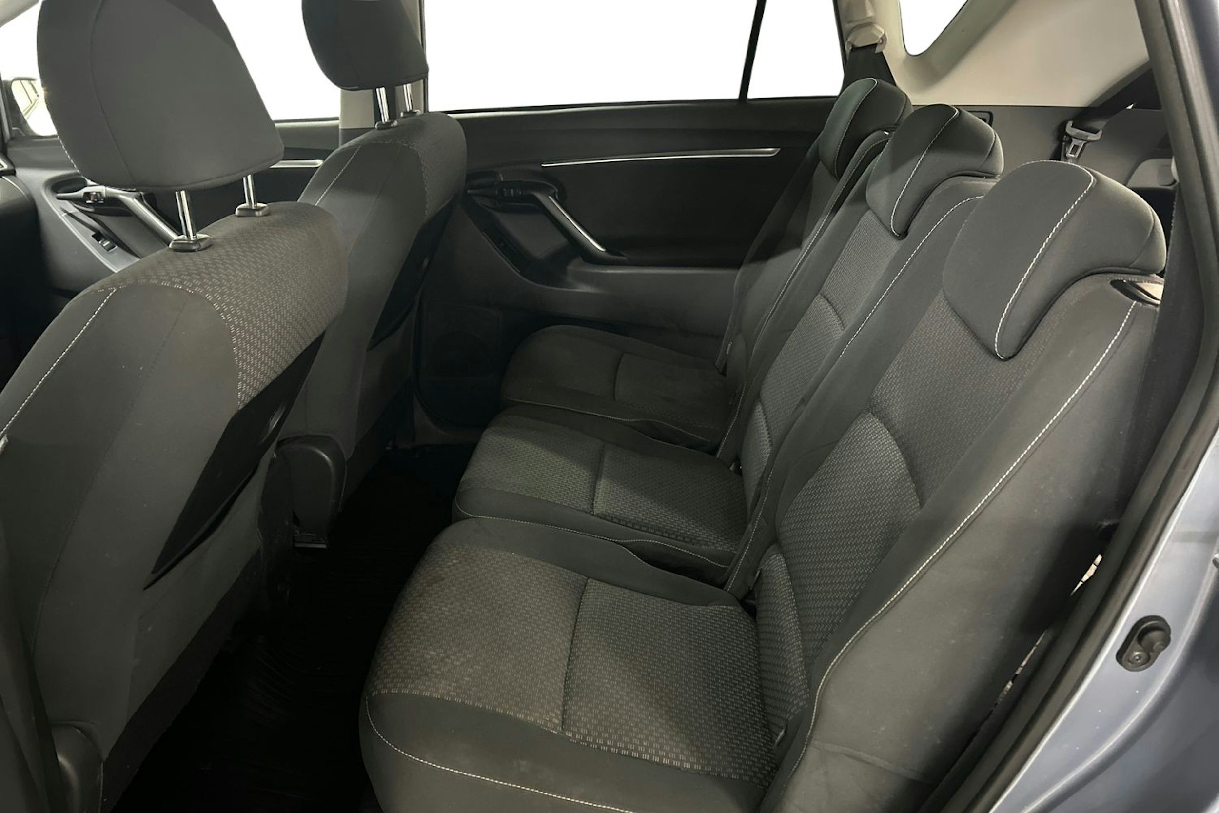 sininen Toyota Verso 2014 kuva 8.