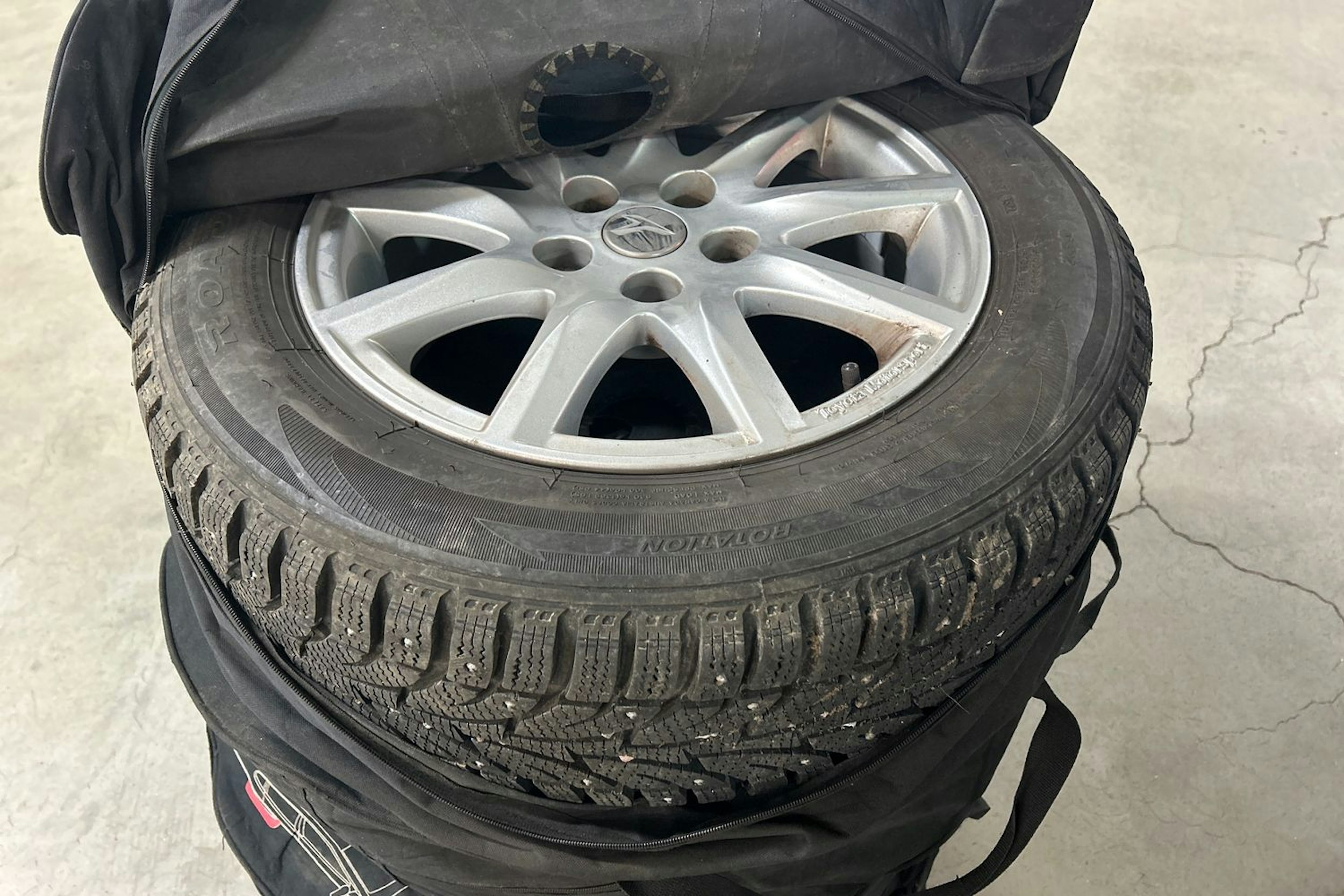 sininen Toyota Verso 2014 kuva 10.