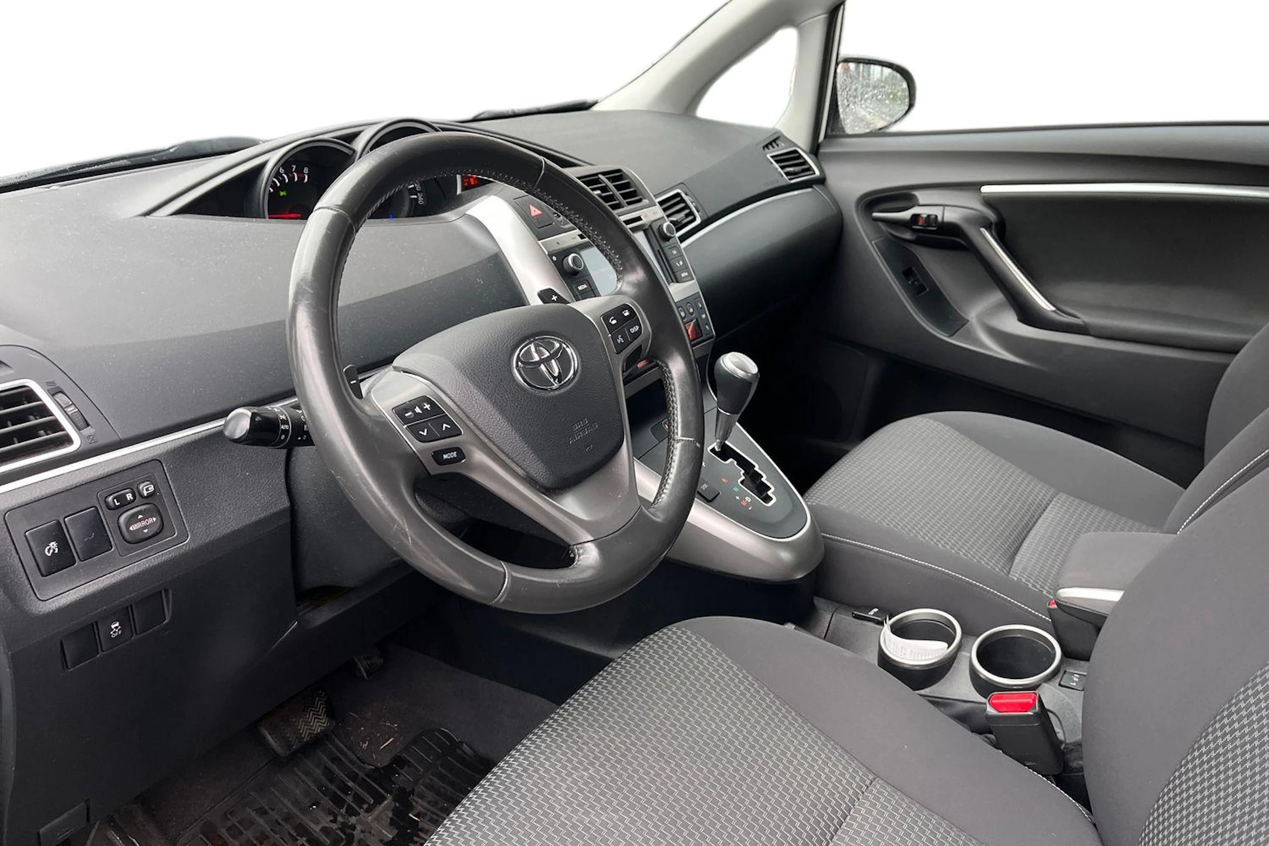 valkoinen Toyota Verso 2014 kuva 3.
