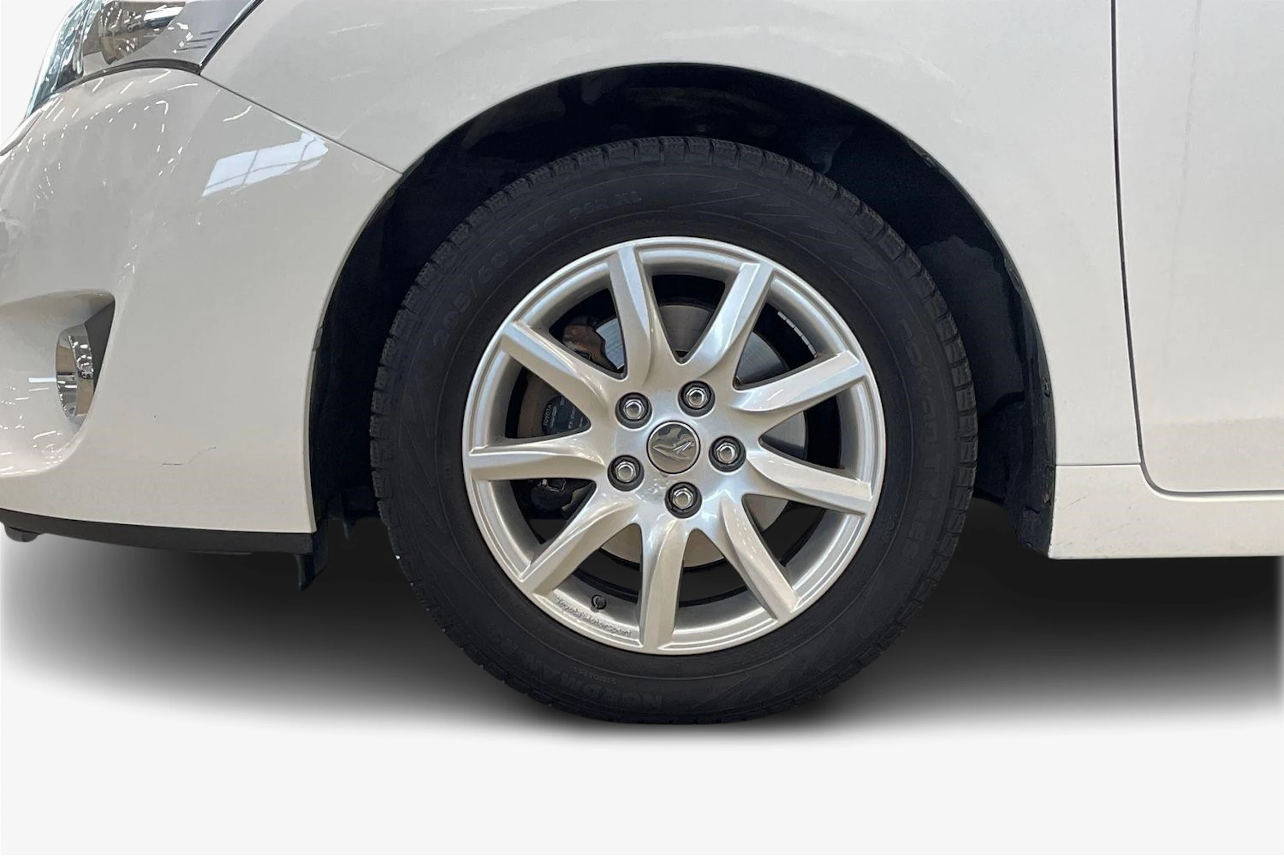 valkoinen Toyota Verso 2014 kuva 9.