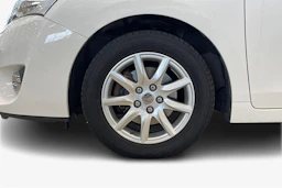 valkoinen Toyota Verso 2014 kuva 9.