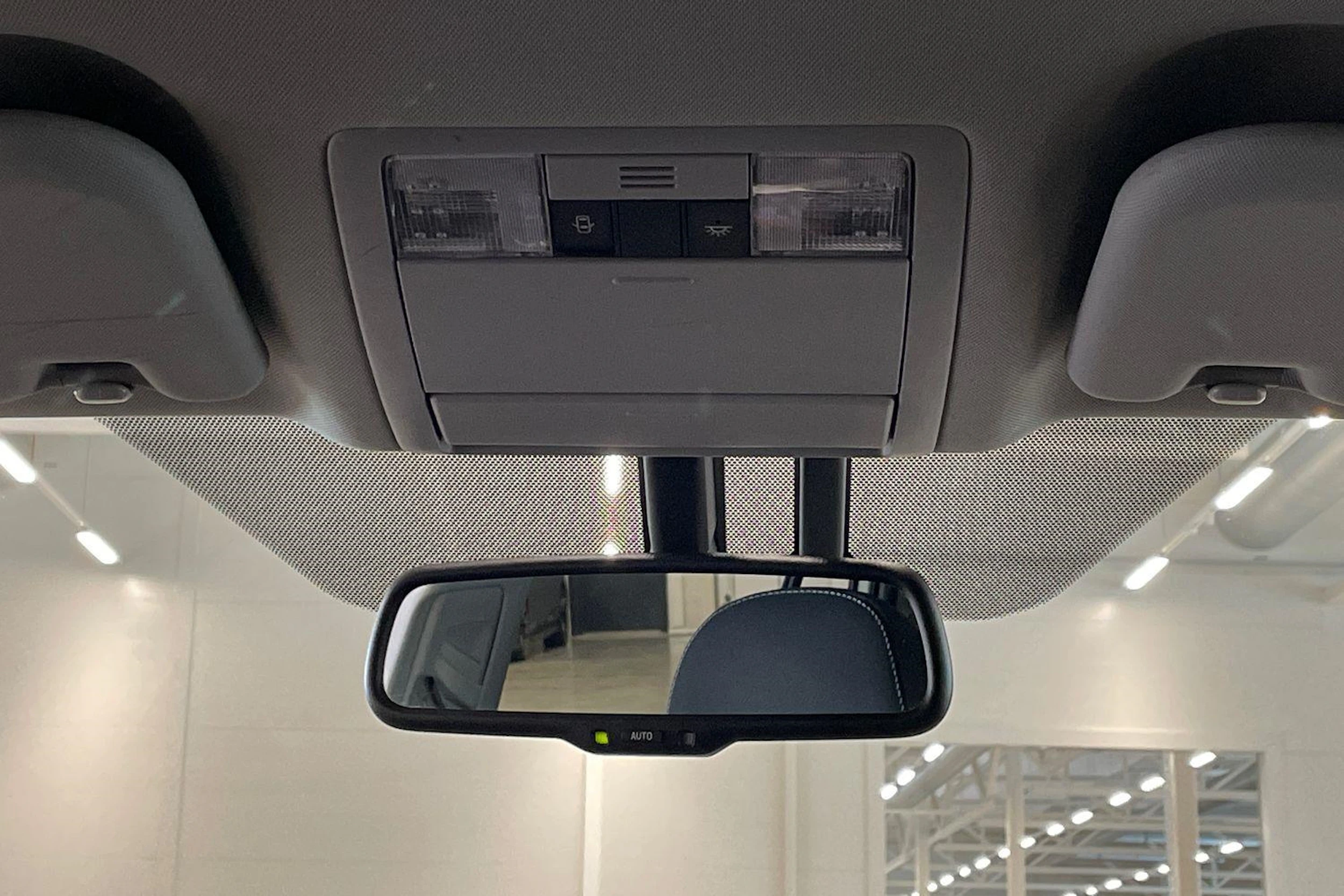 valkoinen Toyota Verso 2014 kuva 17.