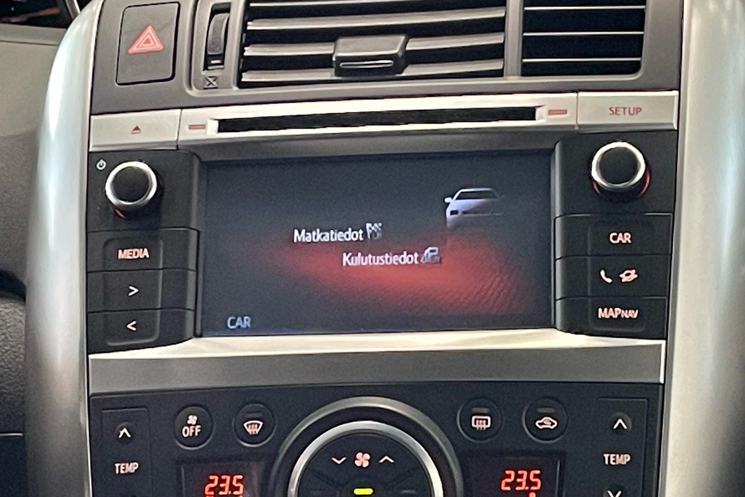 valkoinen Toyota Verso 2014 kuva 21.