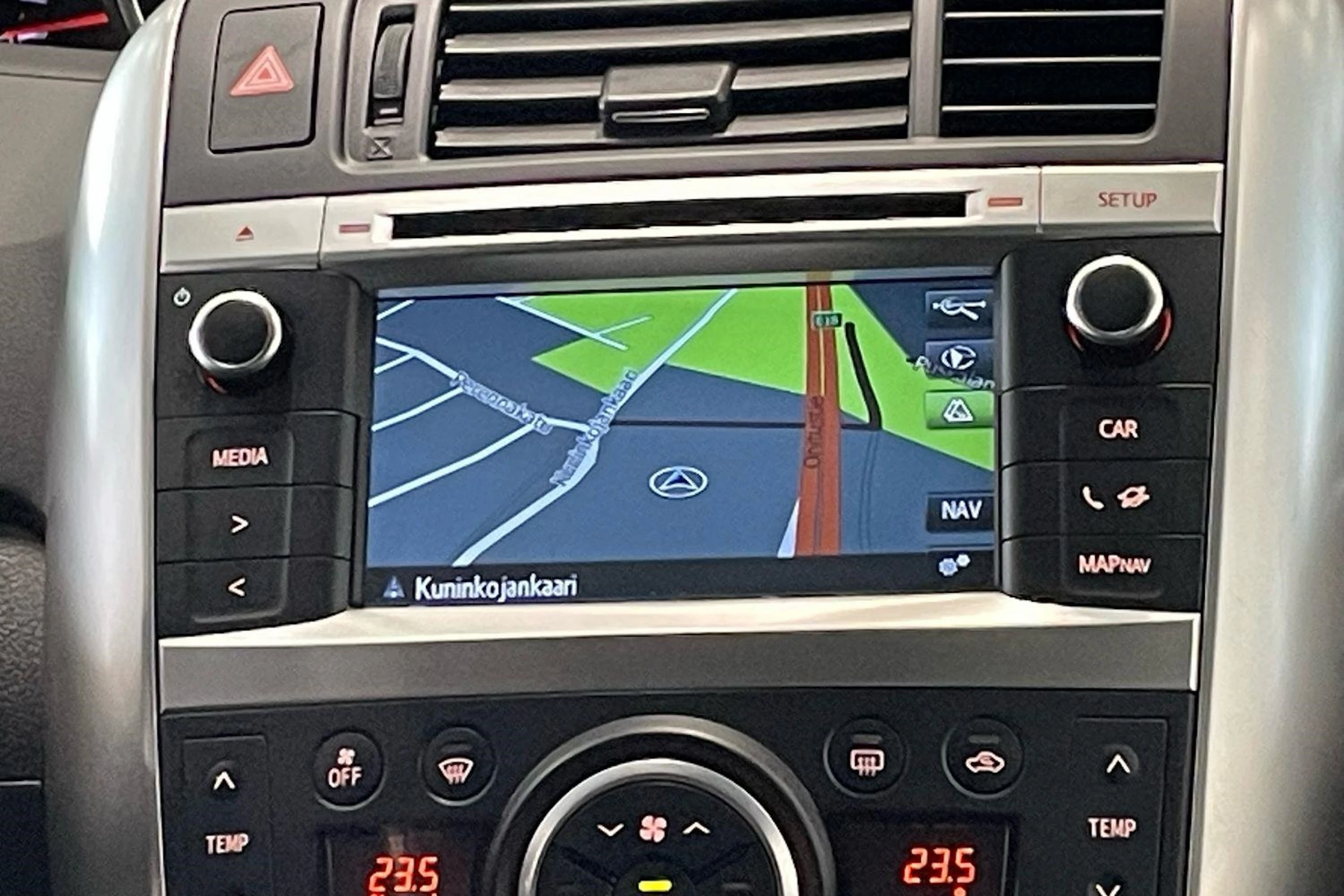 valkoinen Toyota Verso 2014 kuva 22.