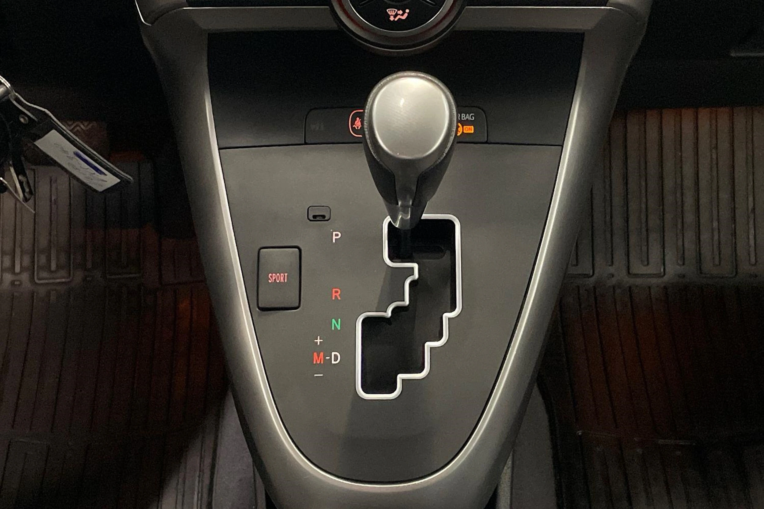 valkoinen Toyota Verso 2014 kuva 23.