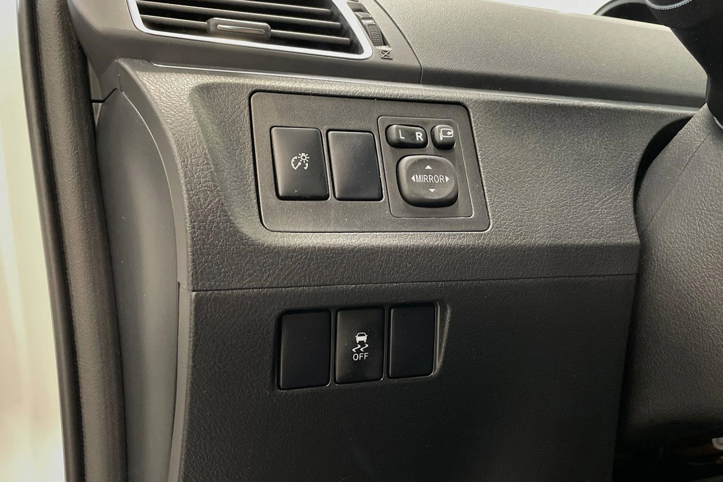 valkoinen Toyota Verso 2014 kuva 25.