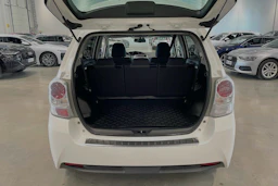 valkoinen Toyota Verso 2014 kuva 27.