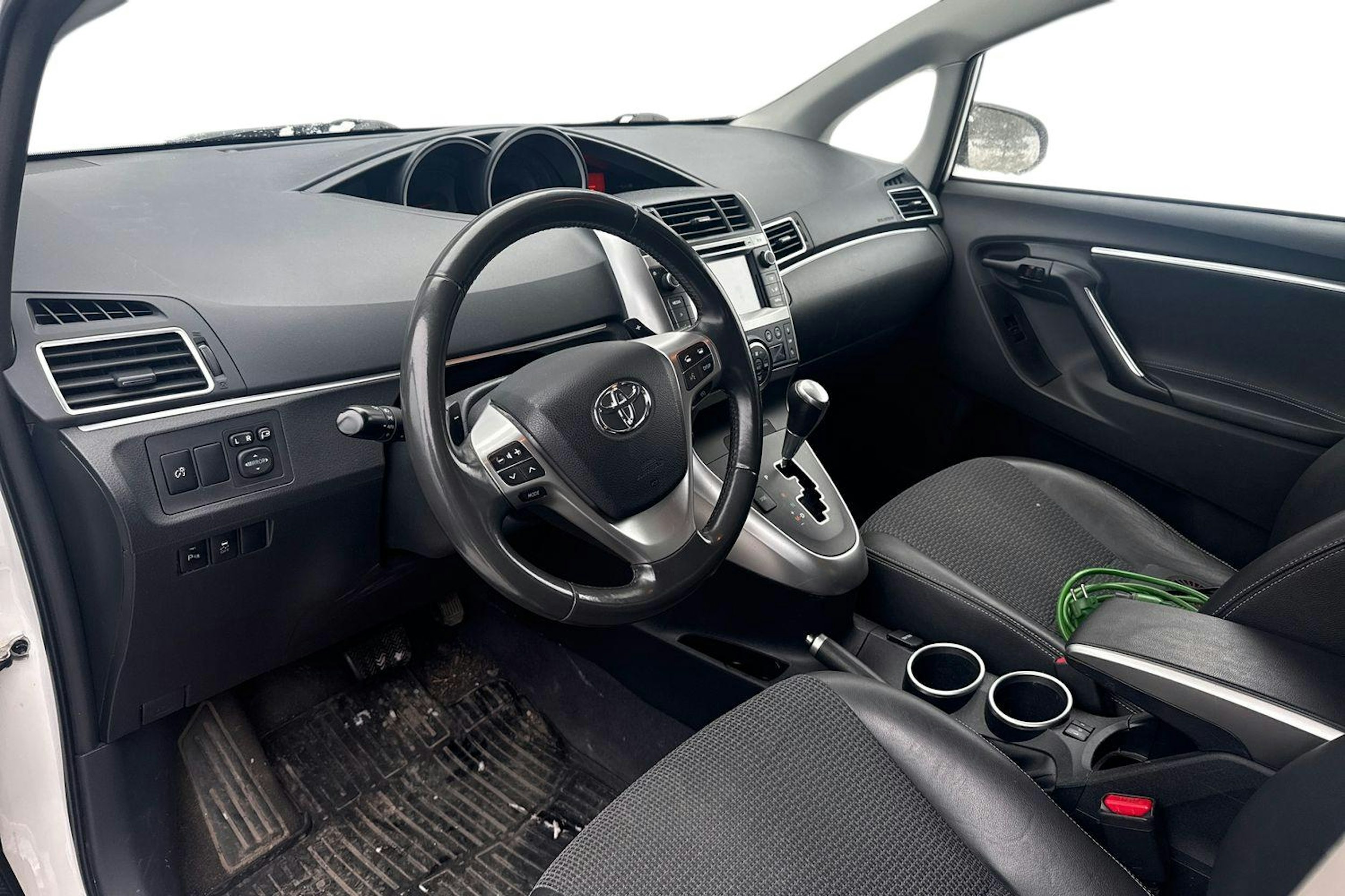 valkoinen Toyota Verso 2015 kuva 3.