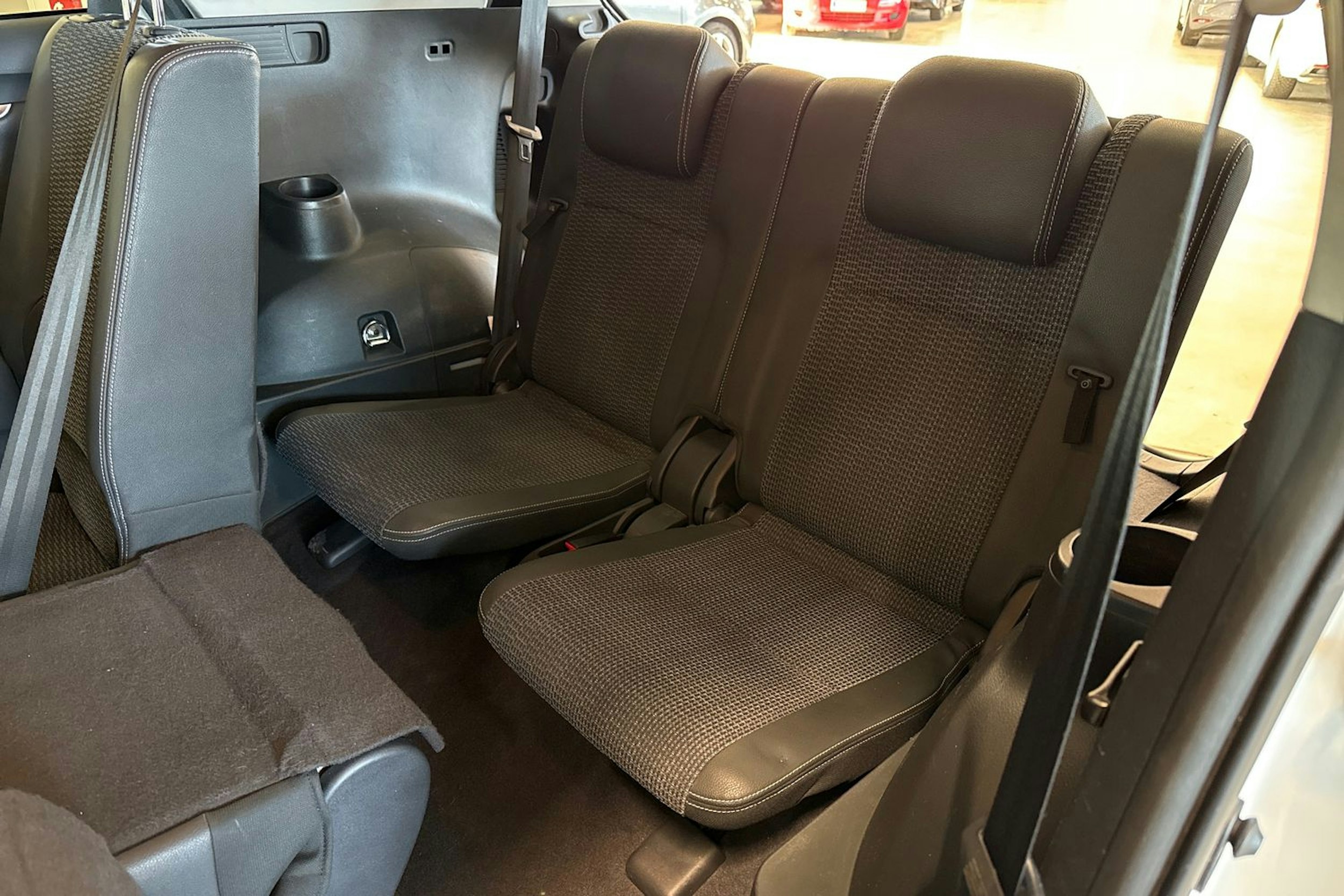 valkoinen Toyota Verso 2015 kuva 15.