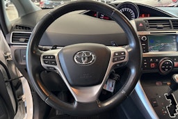 valkoinen Toyota Verso 2015 kuva 18.