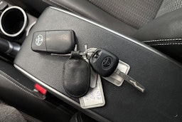 valkoinen Toyota Verso 2015 kuva 25.