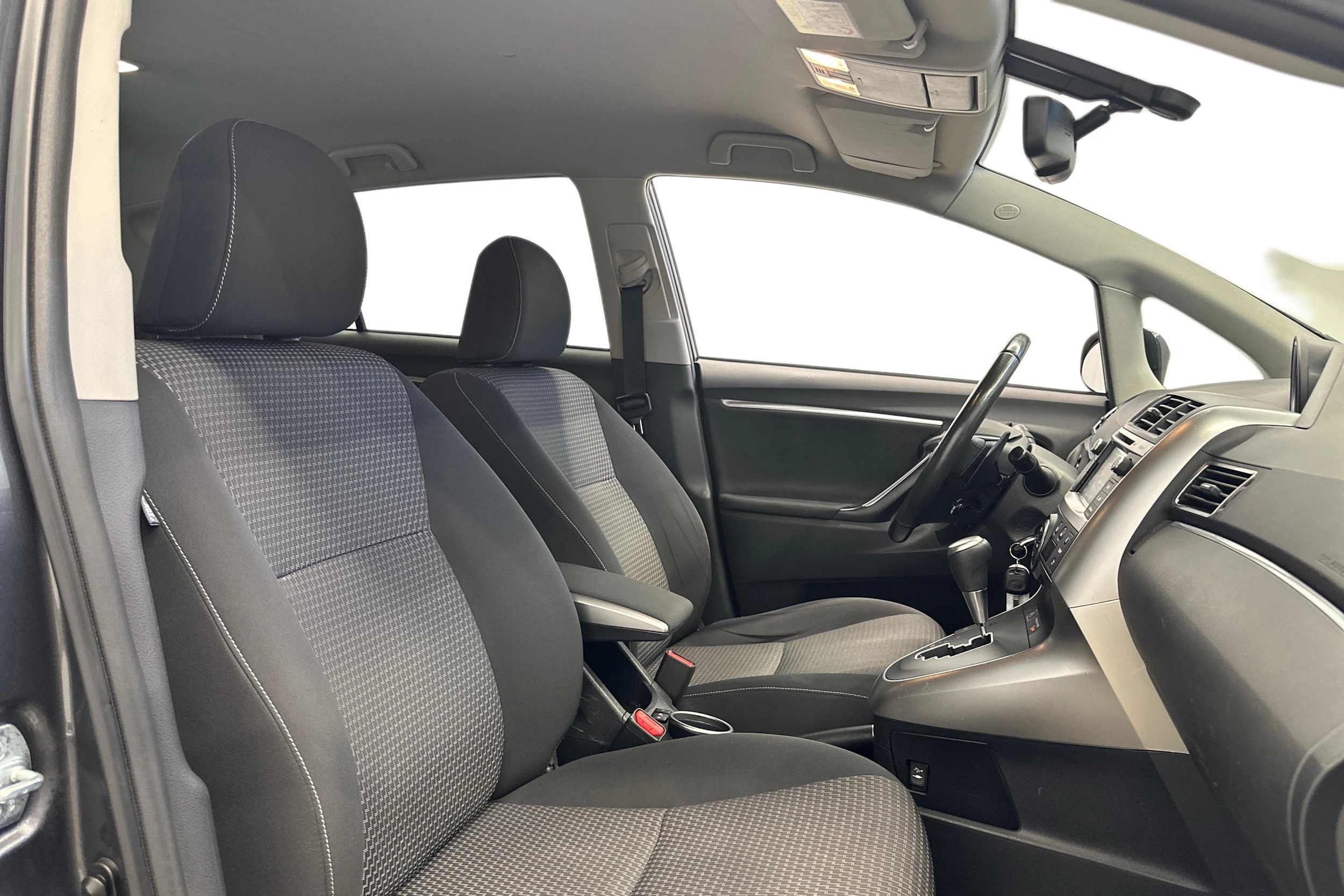 met. harmaa Toyota Verso 2015 kuva 7.