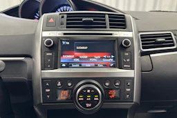 met. harmaa Toyota Verso 2015 kuva 18.