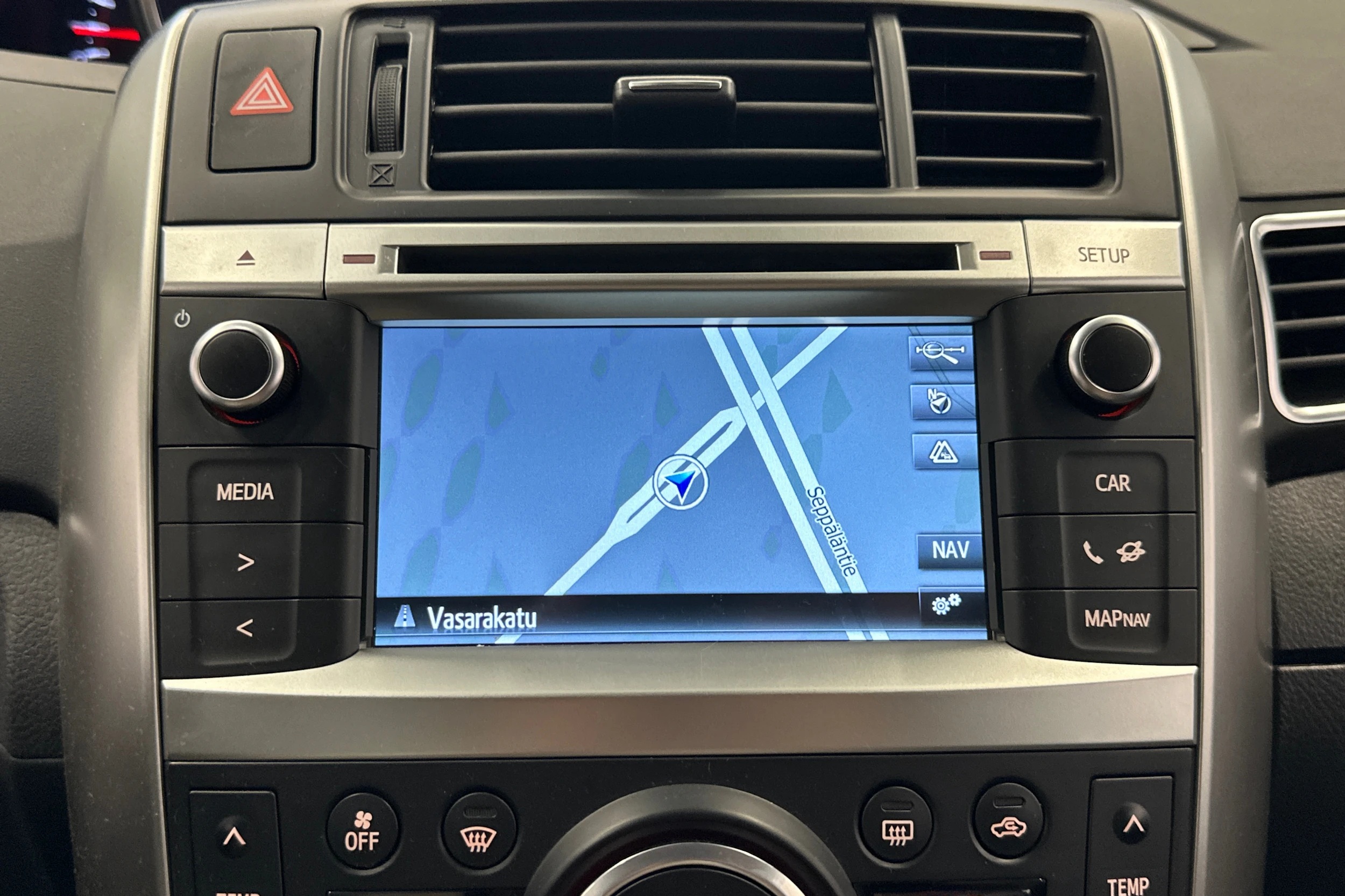 met. harmaa Toyota Verso 2015 kuva 19.