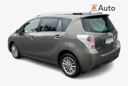 harmaa Toyota Verso 2017 kuva 2.