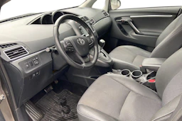 harmaa Toyota Verso 2017 kuva 6.